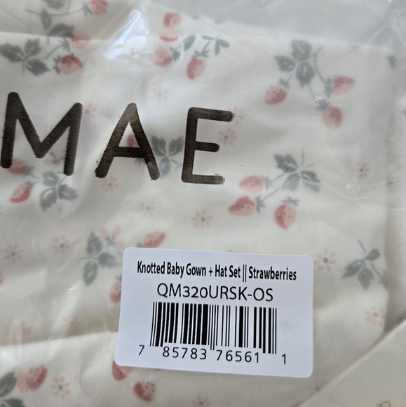 Quincy Mae Knotted Baby Gown + Hat Set. Strawberries. One Size. New.Knotted ba - Picture 6 of 7